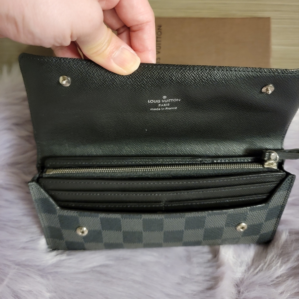 Authentic Louis vuitton damier wallet